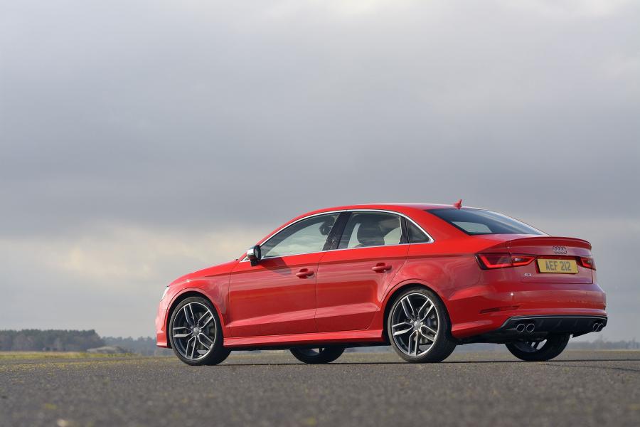  Audi S3 Sedan (8V) 2013 года  (UK) (фото 12 из 53)